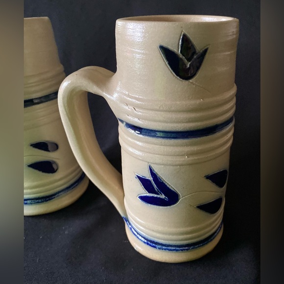 Williamsburg Pottery Stoneware Salt Glazed Coffee Mugs (2) Tankard Stein Flower - Picture 4 of 7